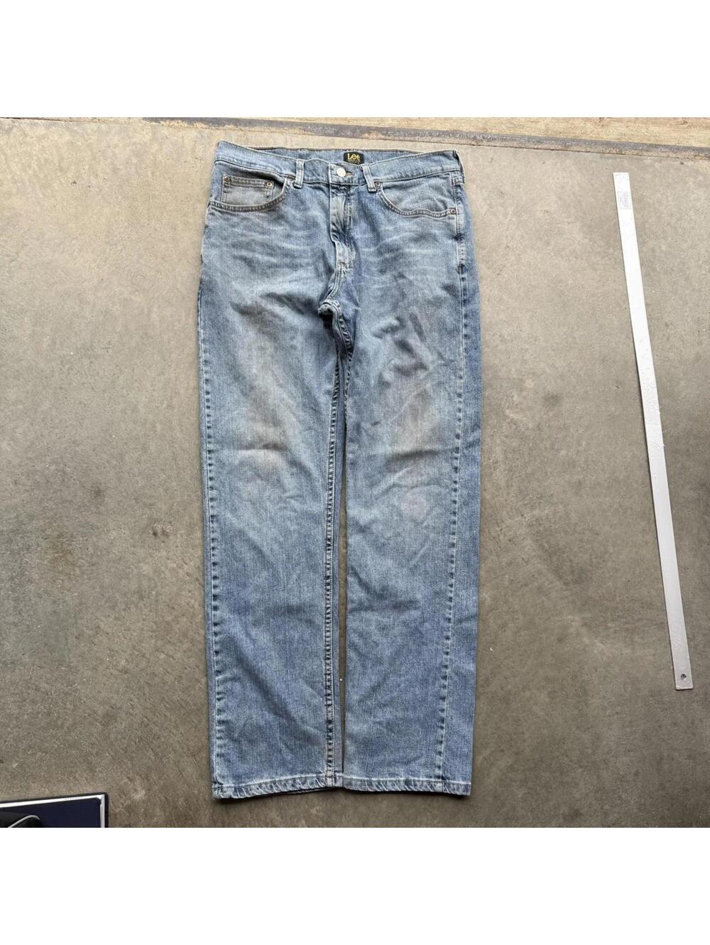 Vintage Lee Light wash denim jeans size 34 x 32 light wear